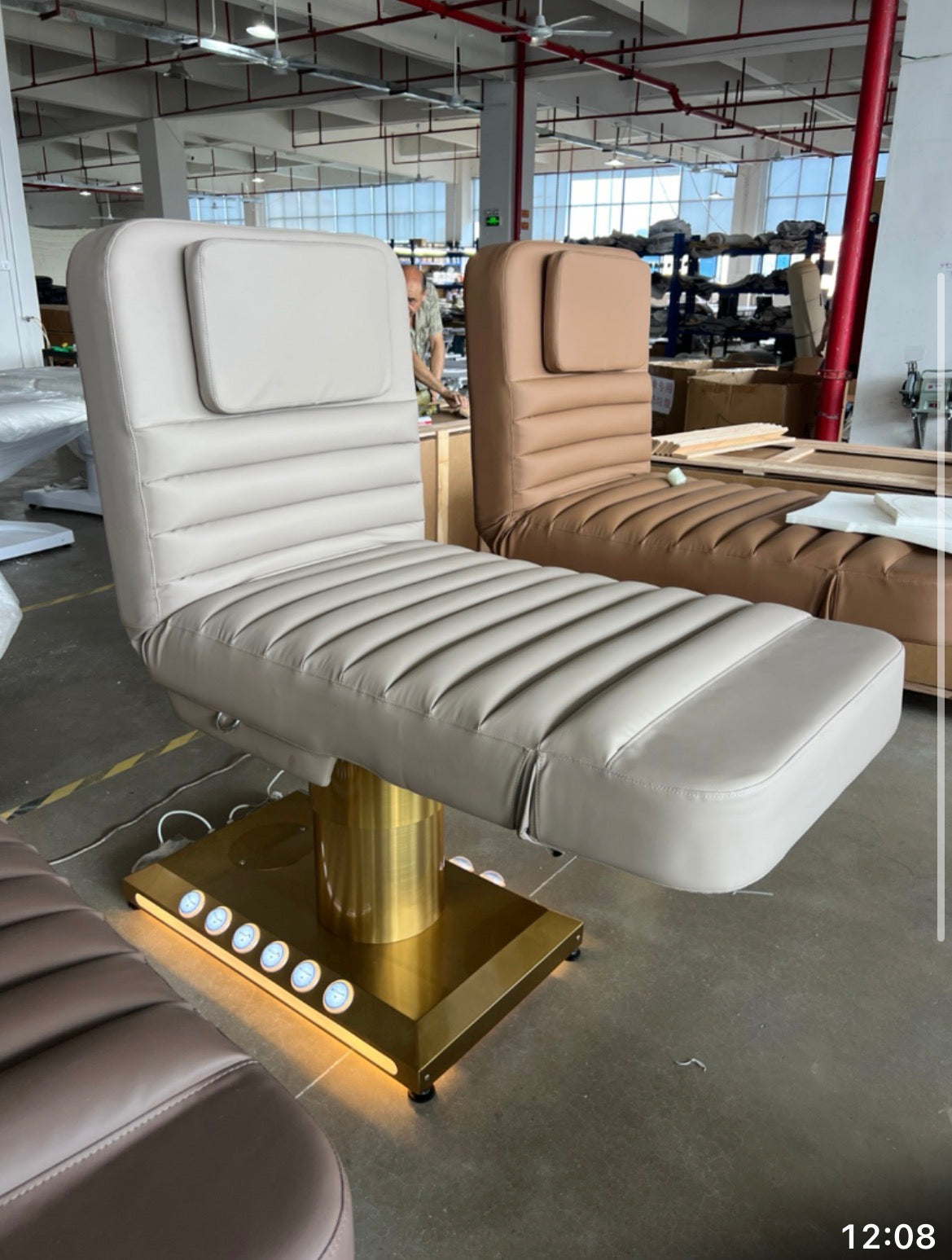 Luxury Electric Beauty & Spa Treatment Chair — Gold Base with LED